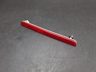 Reflector parachoques trasero izquierdo Dodge Challenger 2021 68211189AA 2015 2016 2017-2023 Foto 1 de 4