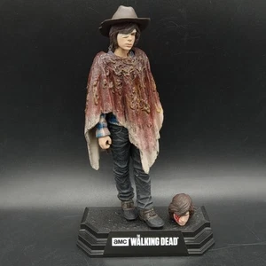 Figura de acción McFarlane Toys AMC The Walking Dead Carl Grimes #15 2017 - Imagen 1 de 8