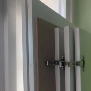 Kleiderschrank IKEA BRIMES, 3-türig mit Spiegel - Bild 1 von 3