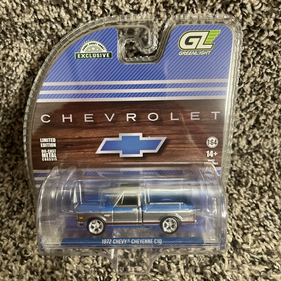 1972 CHEVROLET CHEYENNE C10 PICKUP BLUE & GRAY 1/64 DIECAST BY GREENLIGHT 30567