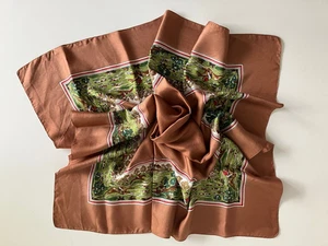 LIBERTY OF LONDON VTG 30'S SILK SCARF FOX HOUNDS HORSES COUNRTYSIDE 27' X 27" - Picture 1 of 20