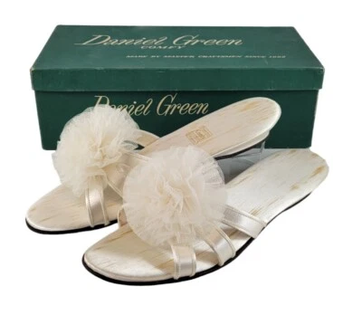 Vtg 1960s Daniel Green Blithe Rosette White Comfy Satin Slippers 8 Narrow 2A80 - Image 1 of 4