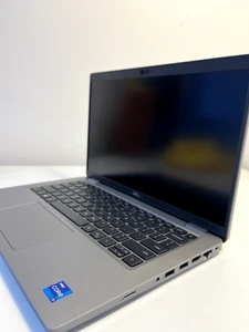 Latitude 5420 14" i7-1165G7 @ 2.80GHz, 16GB, 500GB, Windows Pro 11, Silver - Picture 1 of 5