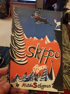 SKIPPO BY HILDA SELIGMAN. ( Bumpus Ltd. 1944) PAPERBACK - Foto 1 di 7