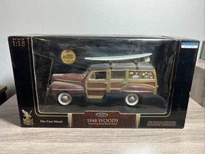 1948 Ford Woody Die-Cast 1:18 Road Signature Series Real Wood NIB - Picture 1 of 5