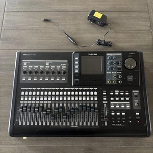 Estudio digital de 32 pistas TASCAM DP-32SD - Imagen 1 de 11