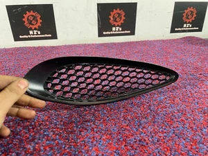 JEEP GRAND CHEROKEE TRACKHAWK 6.2L 14-20 OEM RIGHT SIDE HOOD GRILLE VENT SCOOPE - Picture 1 of 3