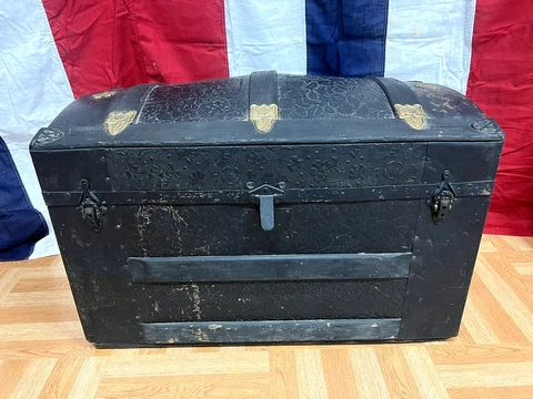 Vintage STEAMER TRUNK storage chest camelback humpback antique victorian black Cover