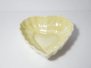 VINTAGE BELLEEK IRLAND SCHÖNE HERZFÖRMIGE PORZELLAN SCHMUCKSCHALE GRÜNER STEMPEL - Bild 1 von 13