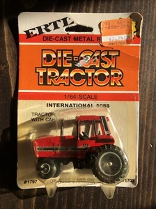 1/64 ERTL Deutz-Allis Orange Tractor with cab NIP - Picture 1 of 4