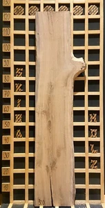 300 Eichenbrett Dekobrett Regalbrett Massiv 32mm x 23-33cm x 120cm - Bild 1 von 3