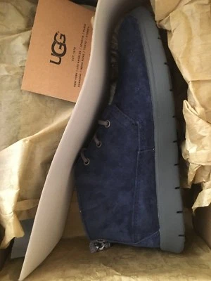 $110 UGG Australia K каноэ замши Kids мальчиков высоты туфли темно-синий размер 2 молодежи новый - Изображение 1 из 4