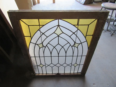 ~ ANTIQUE STAINED GLASS WINDOW GOTHIC ~ 28.5 X 33.5 ~ ARCHITECTURAL SALVAGE Cover