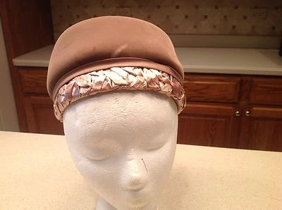 Vintage Ladies Hat Betmar Brown Velour Grosgrain Ribbon Bow Woven Very Clean — 第 1/4 张图片