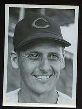 Vintage BOB USHER, Cincinnati Reds team-issued 5 X 7 inch photo