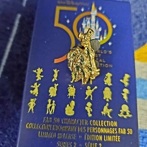 *Lady & Tramp Pin* 2022 Walt Disney World Park 50th Fab 50 Gold Tiny Mystery - Picture 1 of 1
