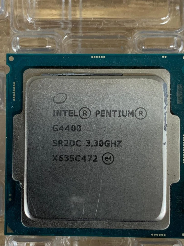 Lote de 4 Intel Pentium G4400 SR2DC Foto 1 de 1