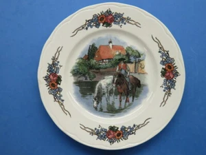 Antiker Sarreguemines Obernai Faienceries 8" Teller mit Reiter im Bach von Haus - Bild 1 von 4