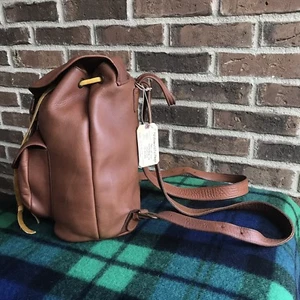 HANDMADE VINTAGE 1980s BRITISH TAN GLOVE LEATHER BACKPACK RUCKSACK BAG R$598 - Picture 1 of 12