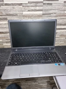 J242 Samsung NP350V5C Laptop - 15.6" Core i3 (Spares or Repairs) Won't Turn On - Picture 1 of 10