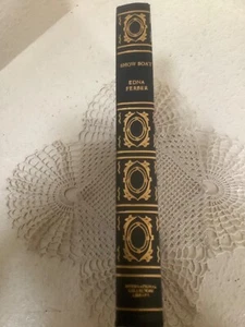 INTERNATIONAL COLLECTORS LIBRARY BOOK SHOW BOAT EUC - Bild 1 von 6