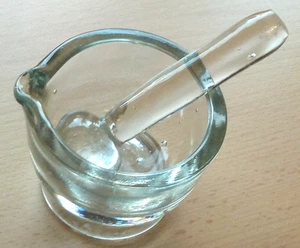 Piccolo mortaio con pestello in vetro, 7,5 x 6 cm - Foto 1 di 4