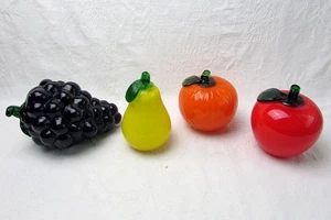 Lot of 4 Art Glass Fruit Grapes Pear Orange Apple - Picture 1 of 3