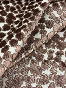 Misia Paris Casamance Schnitt Samt Punkte Stoff-Niki/Vieux Rose 2,20 Yards M347602 - Bild 1 von 3