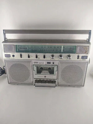Reproductor de casete caja pluma General Electric GE 3-5254A de colección años 80 NO FUNCIONA LEER Foto 1 de 4