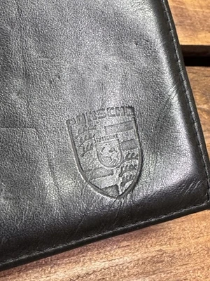 Porsche Stüttgart Emblema Logo Largo Cuero Delgado Tarjeta Billetera Foto Identificación Ranura Negra Foto 1 de 4