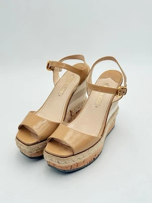 Sandalias de cuña Prada con tiras beige charol nude talla US 7 EU 38 Foto 1 de 4
