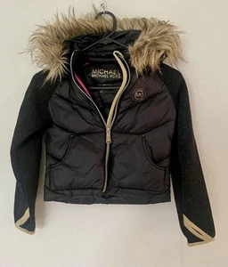 Michael Kors Niña Negro Capucha Puffer Down Chaqueta Talla 5/6 - Imagen 1 de 9