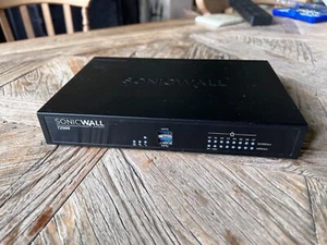SonicWALL TZ500 APL29-0B6 8-Port Wireless Firewall Security Appliance - Afbeelding 1 van 5