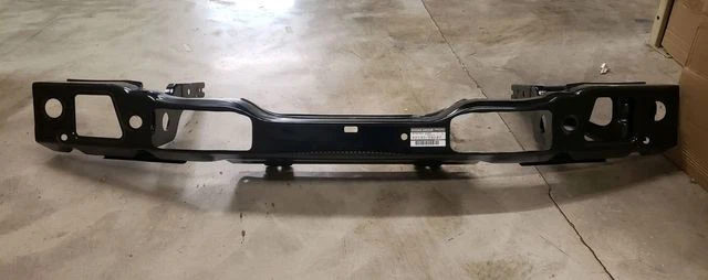 Refuerzo de parachoques delantero genuino R33 Skyline GTR 62030-24U37 Foto 1 de 1