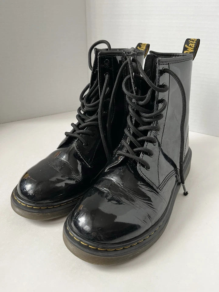 Botas de charol Dr. Martens para mujer, talla 5 Foto 1 de 4
