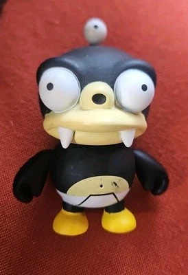 KidRobot x Futurama series 1 Nibbler Vinyl Figure - Image 1 of 4