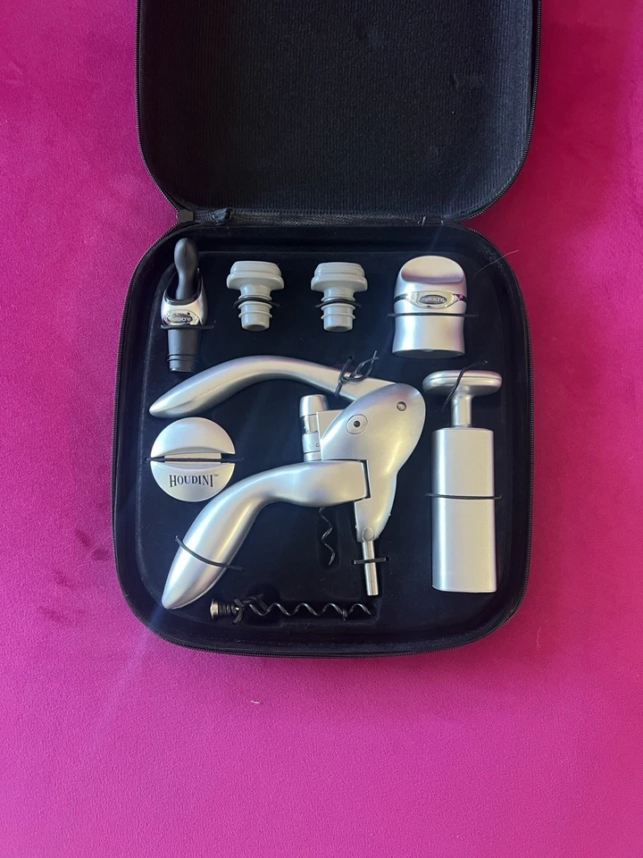 Kit de accesorios para vino de Houdini. Siete piezas con estuche de carro  Foto 1 de 4