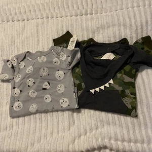 NWT! Cat & Jack Baby Boy's Dinosaur Outfit 2 piece set w/bib 12 M + One Piece - Picture 1 of 6
