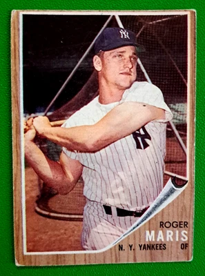 1962 Topps Roger Maris #1 New York Yankees WORN CORNERS BV: $100-$250 - Image 1 of 2
