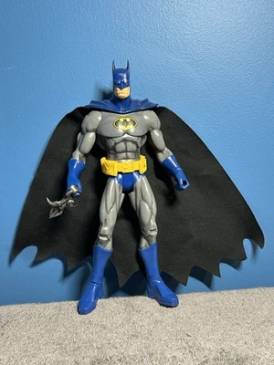 蝙蝠侠12英寸人偶收藏版DC漫画美泰蓝色/灰色 — 第 1/4 张图片