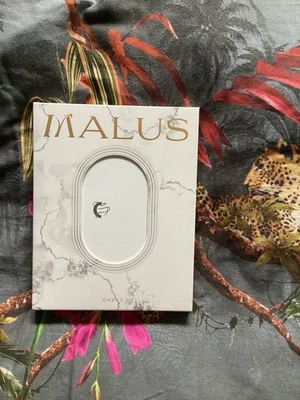 Oneus - Malus 8th Mini Album K-Pop CD, Xion Ravn and Keonhee photocards - Image 1 of 4