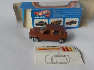 Fiat Uno 1982 4 porte HotWheels Mattel scala 1/43 pressofuso 6899/B in scatola - Foto 1 di 4