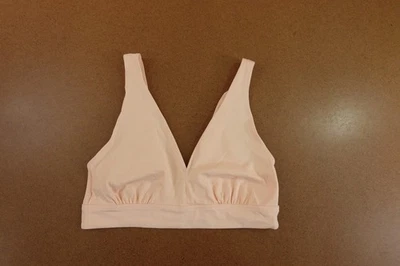 Old Navy 女式小号几乎粉色柔软针织 V 领套衫胸罩全新带标签 — 第 1/4 张图片