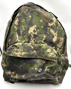 NEU Camouflage Tagesrucksack mit Reißverschluss, Riemen, Griff und Namensschild - Bild 1 von 8