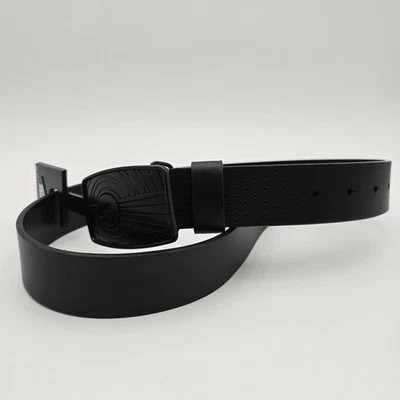 NIKE Logo Hebilla Cinturón Hombres Grande Negro PS5001012 Cuero Sintético Perforado NUEVO Foto 1 de 4