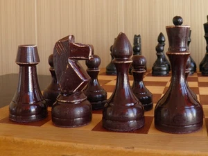Vintage, Soviet wooden chess with a plumb line from the 60s in good condition. - Picture 1 of 10