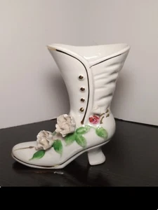 Antigua bota victoriana para dama con detalles de oro rosa decoración de florero de porcelana  - Imagen 1 de 23