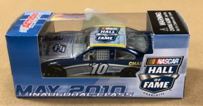 CUNA de acción Dale Earnhardt #10 clase NHOF de 2010 escala 1:64 ZX30865HFDE Foto 1 de 3