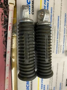 Stock T/O Footpegs Harley Sportster FXR Softail Logo Pegs Harley Ironhead Shovel - Picture 1 of 2