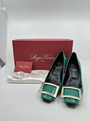 Roger Vivier Trompette Pumps Green - Image 1 of 4